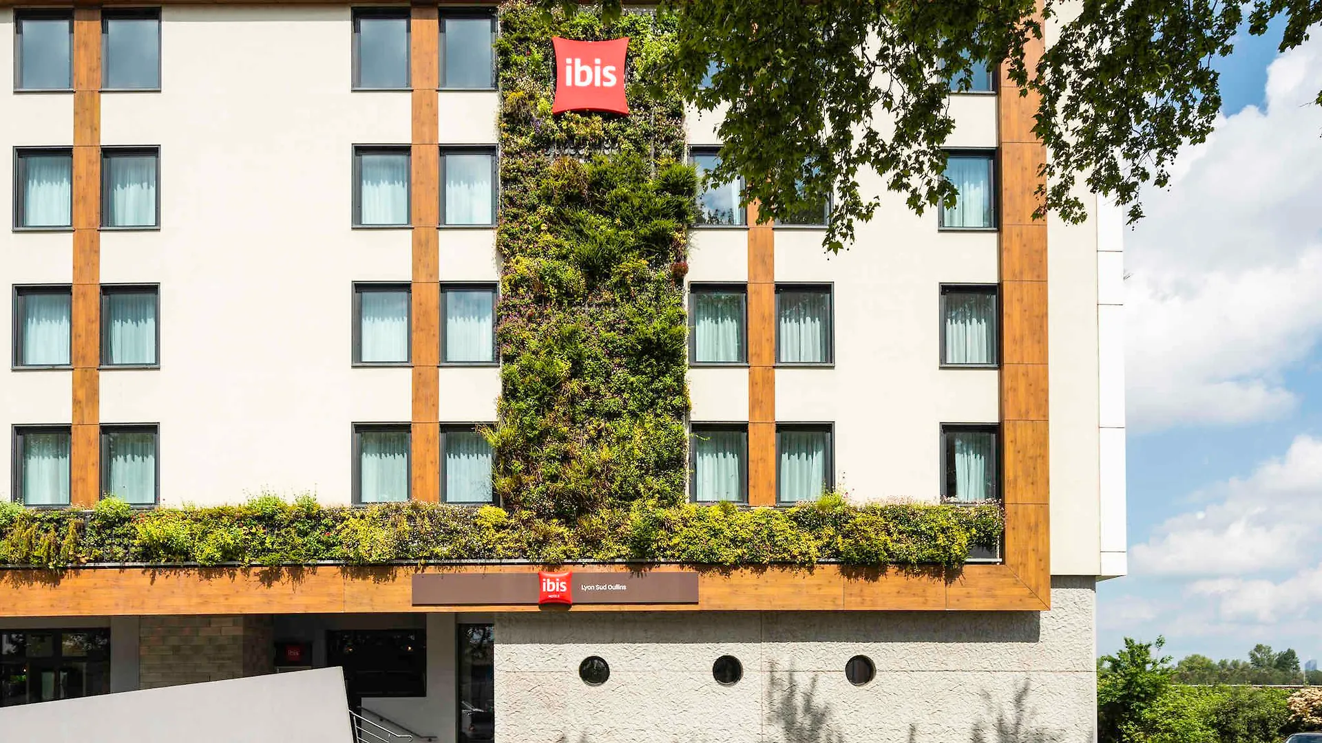 Ibis Lyon Sud Oullins Hotel