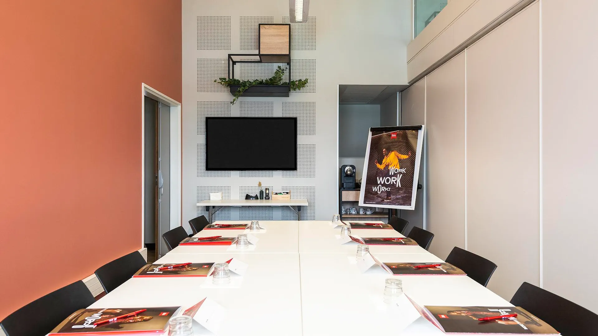 Ibis Lyon Sud Oullins Hotel 3*,